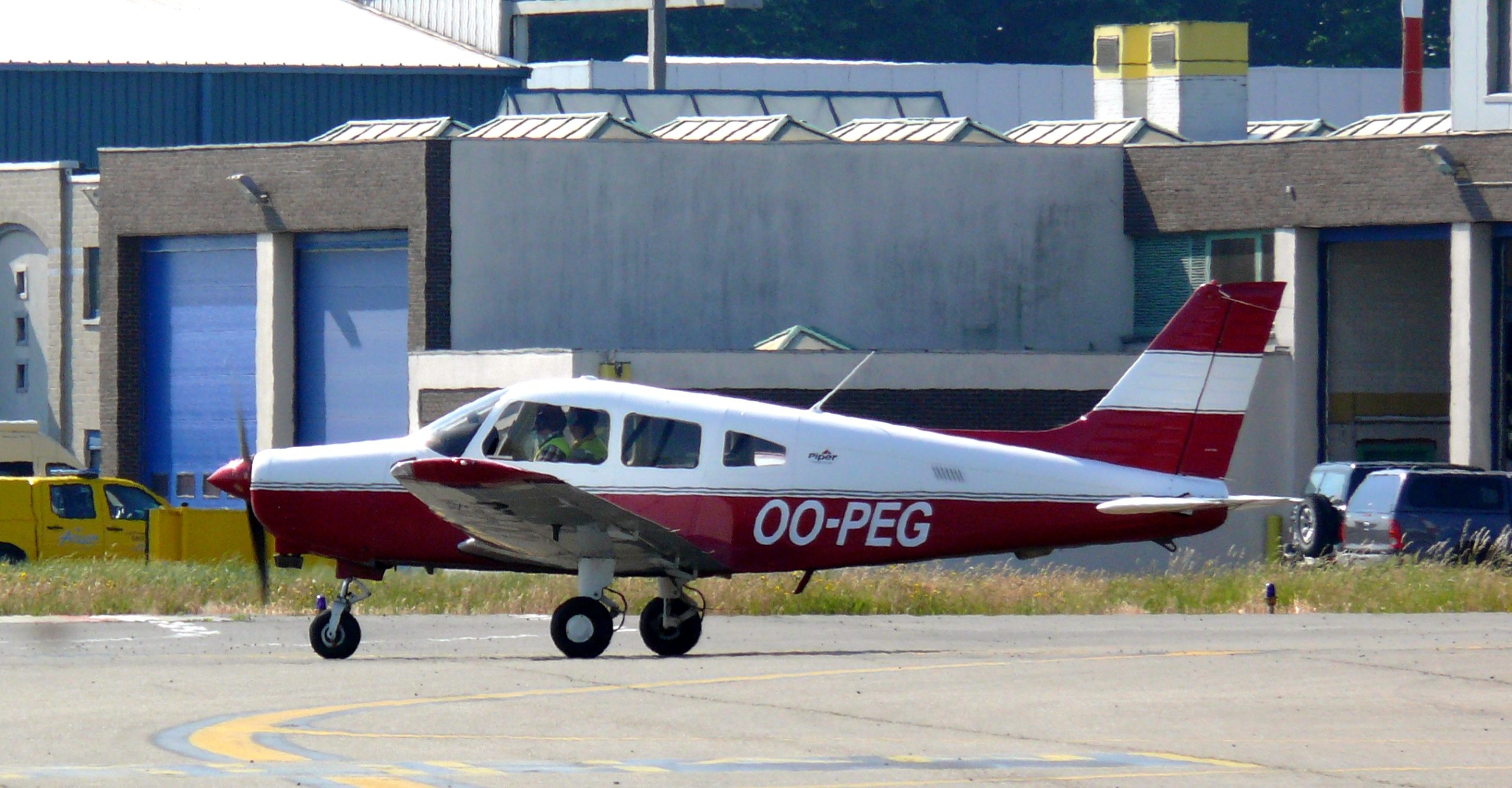 Piper PA-28 Cherokee full