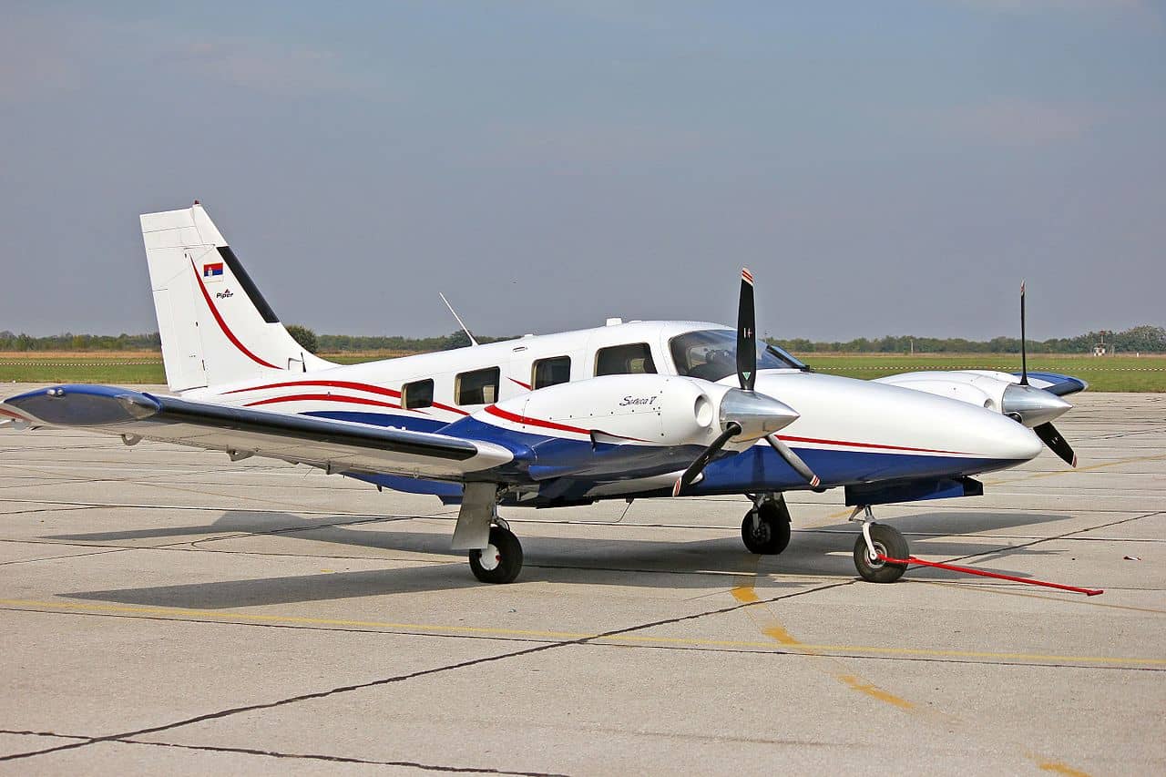Piper PA-34 Seneca full